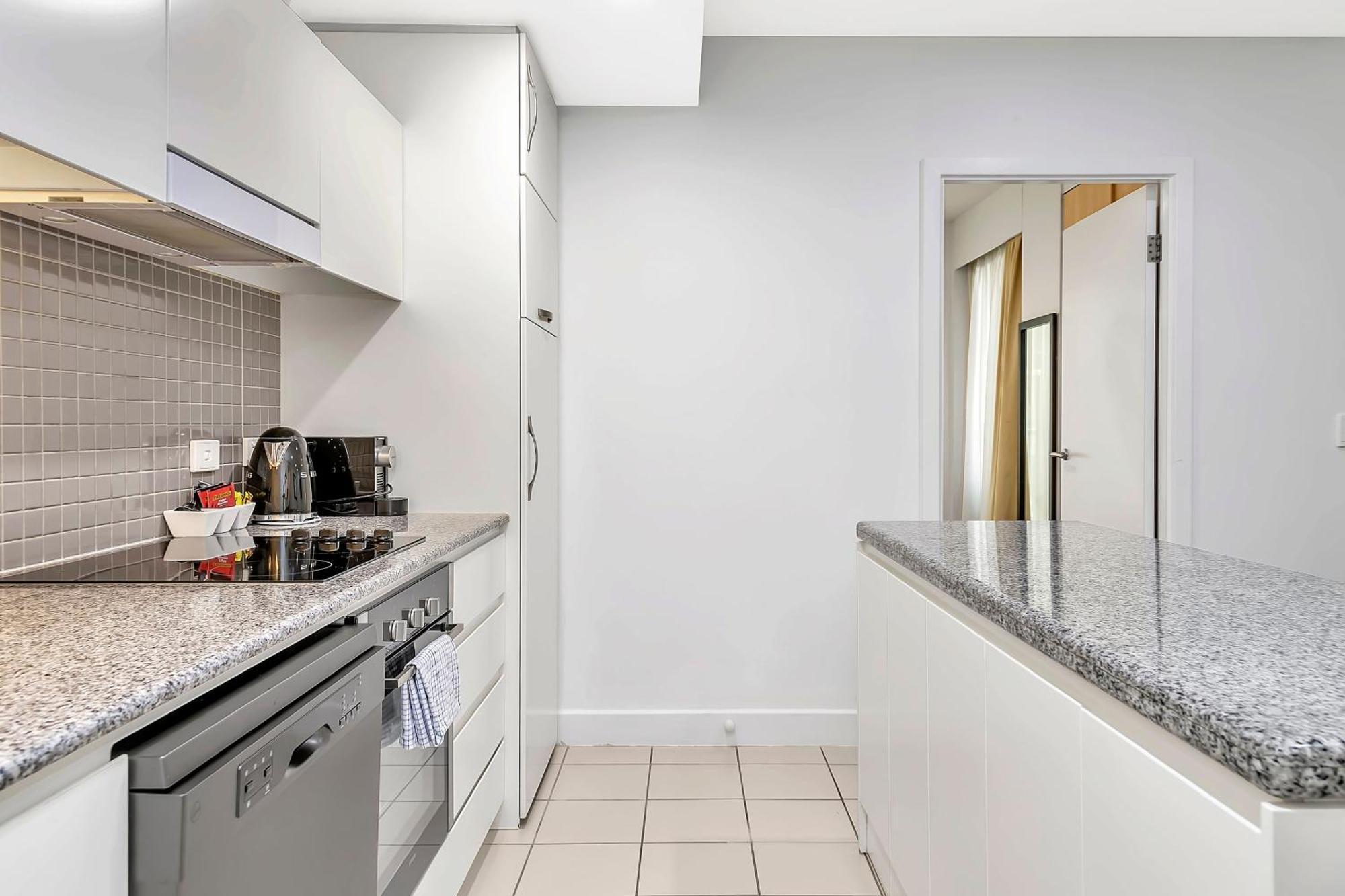 Pier 108 Glenelg Apartment ภายนอก รูปภาพ