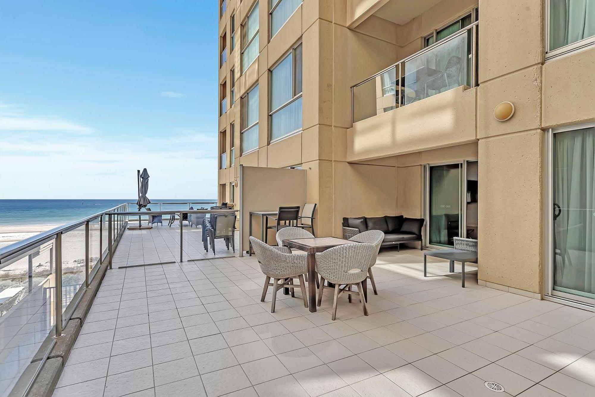 Pier 108 Glenelg Apartment ภายนอก รูปภาพ